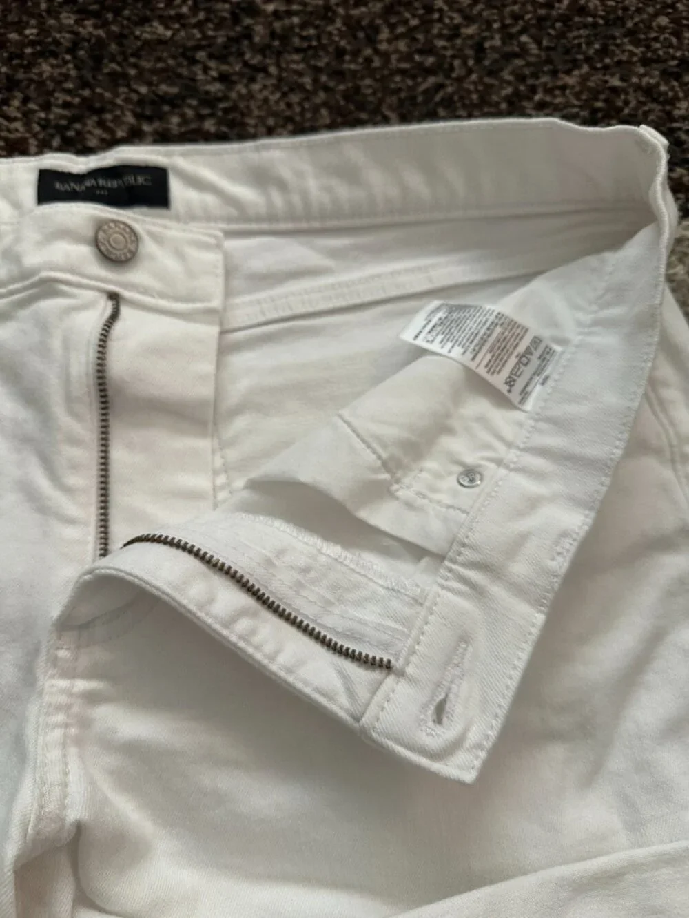 BANANA REPUBLIC (8) White Denim Roll Cuff Shorts 4